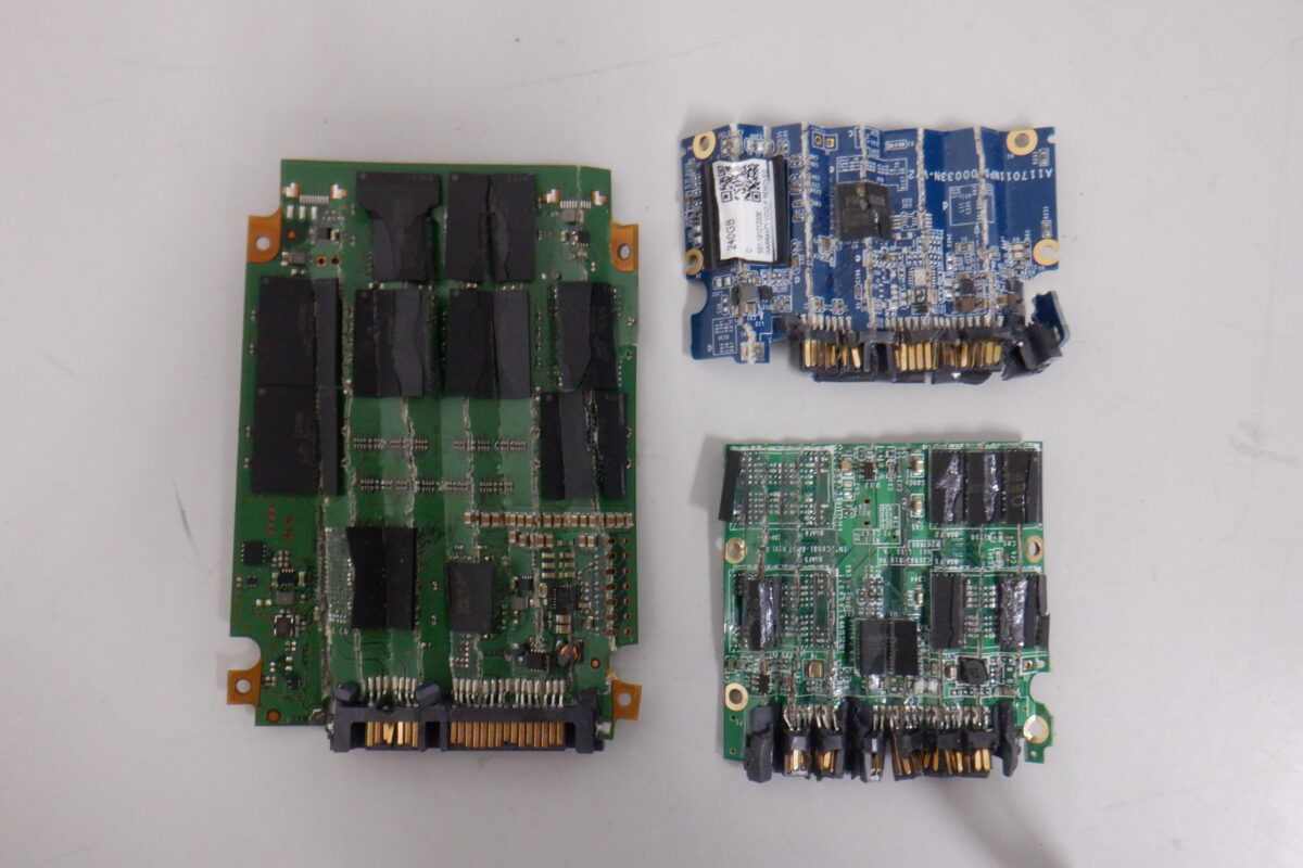 SSDの物理破壊例